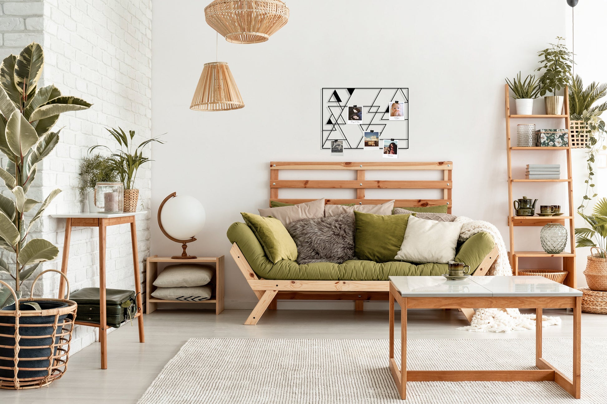 Triangle Geometric Metal Photoholder - BlackIvyCrafts