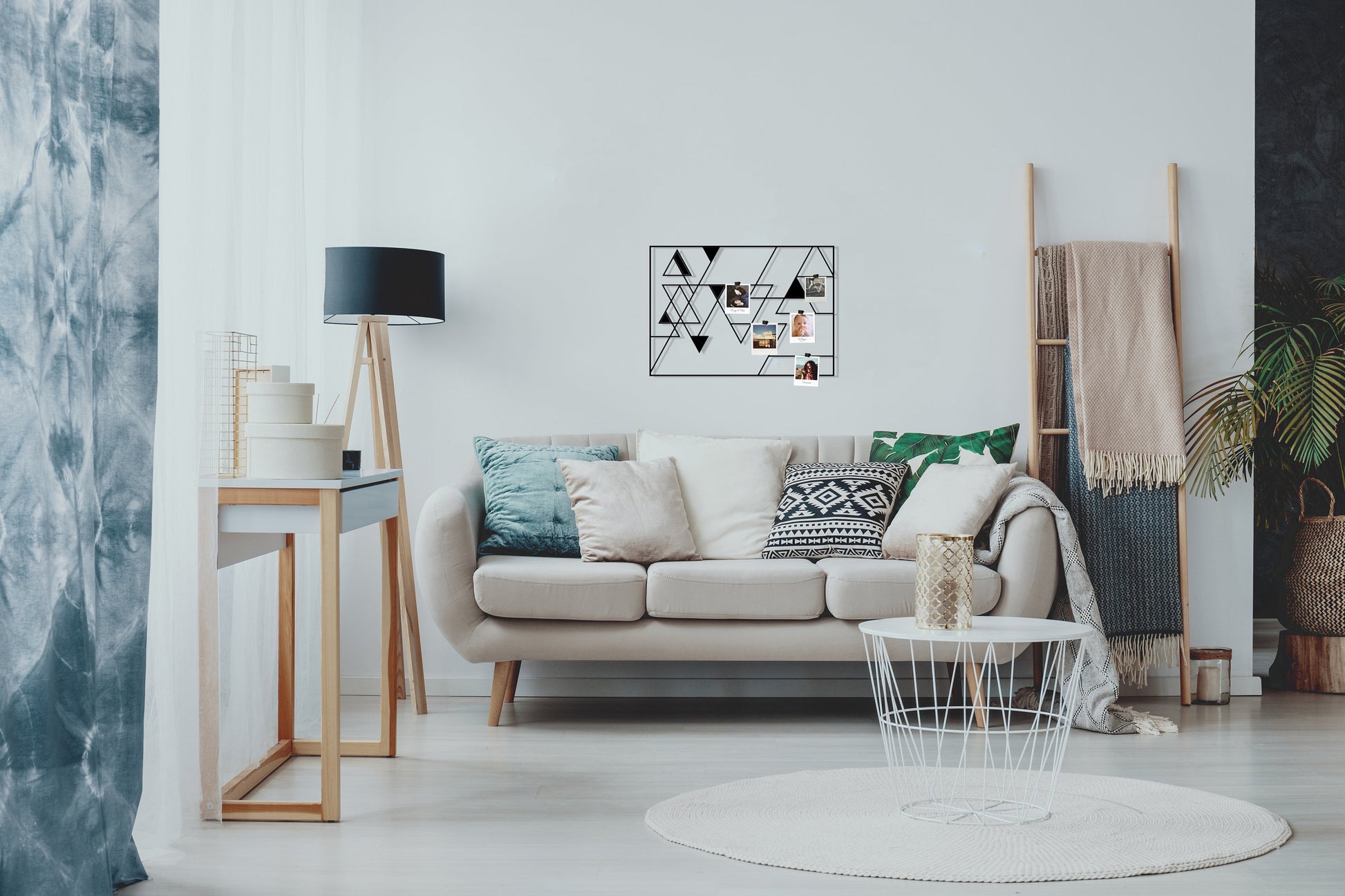 Triangle Geometric Metal Photoholder - BlackIvyCrafts